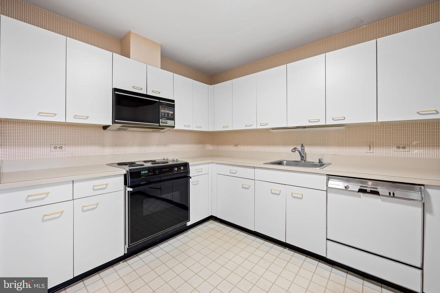 4001 Old Court Road #415 photo 14