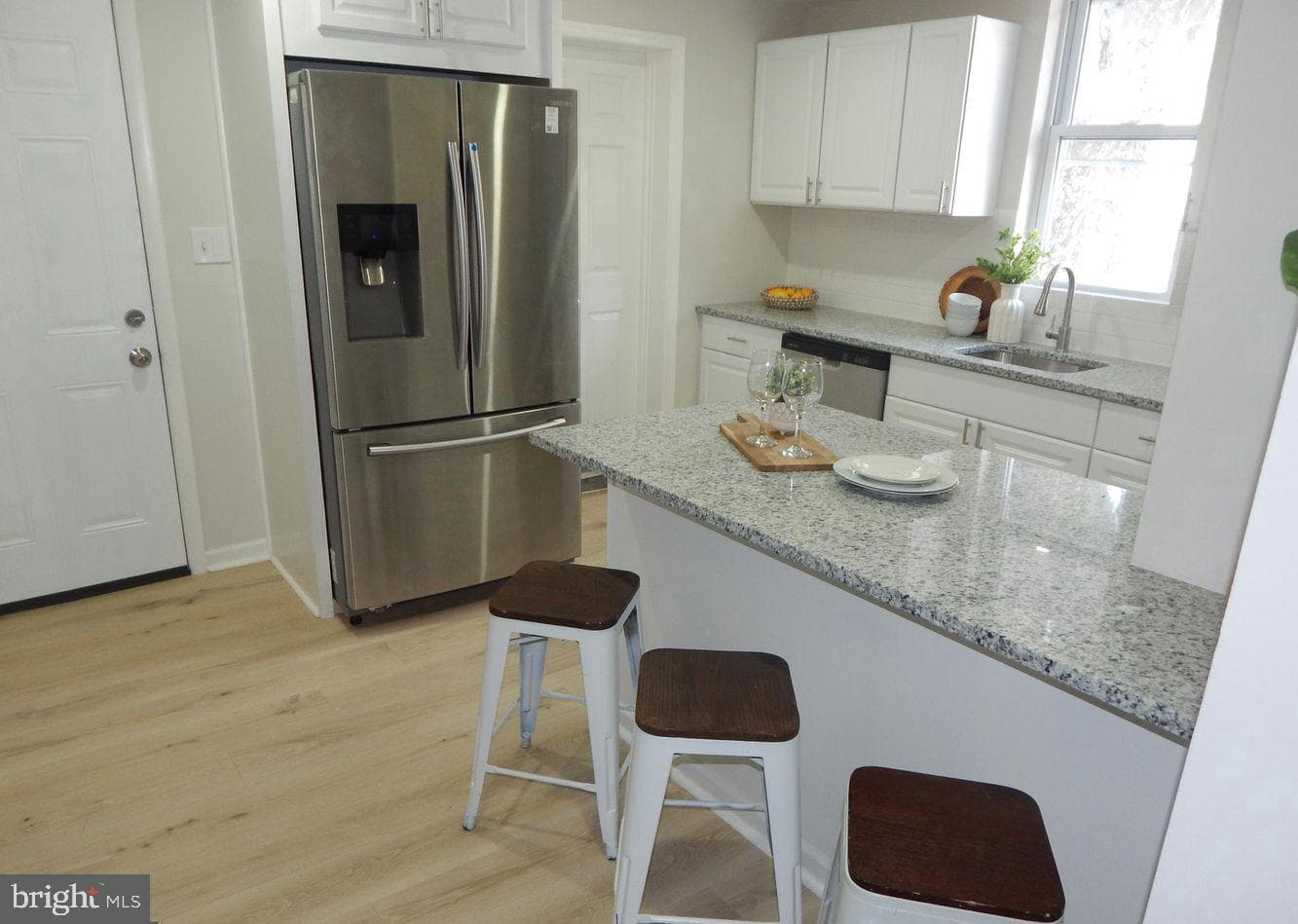 242 Riverview Avenue photo 6
