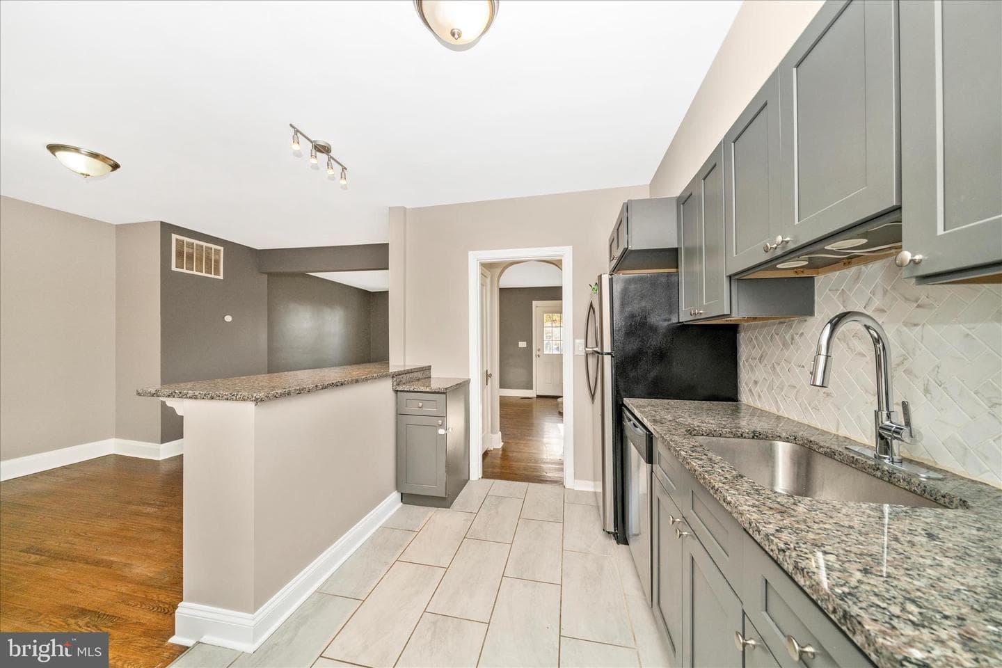 2493 Fairway photo 15