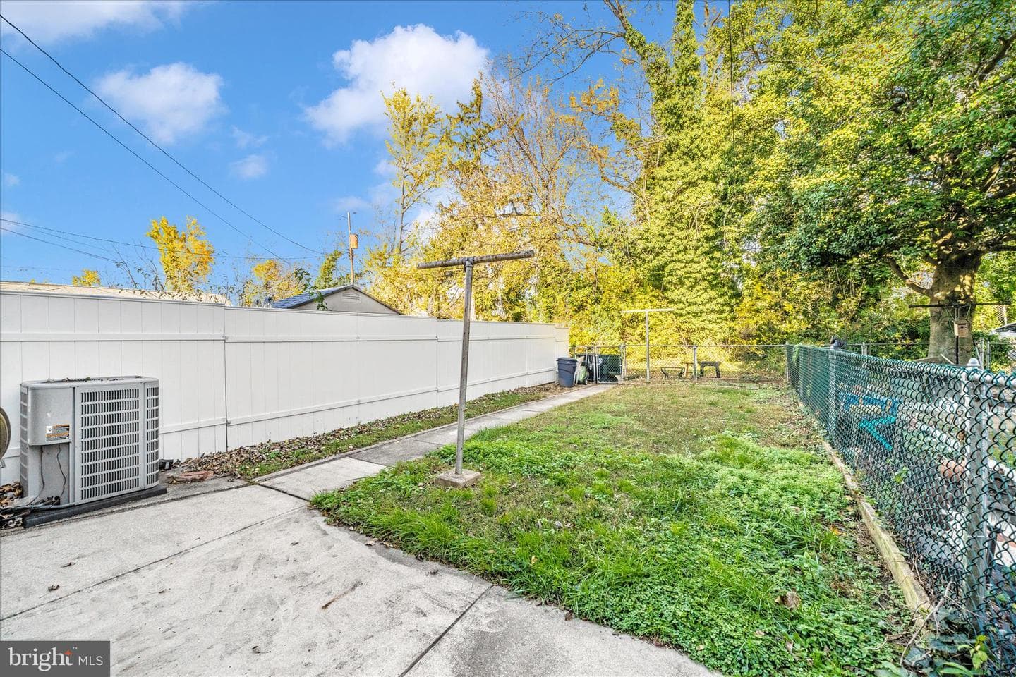 2493 Fairway photo 41