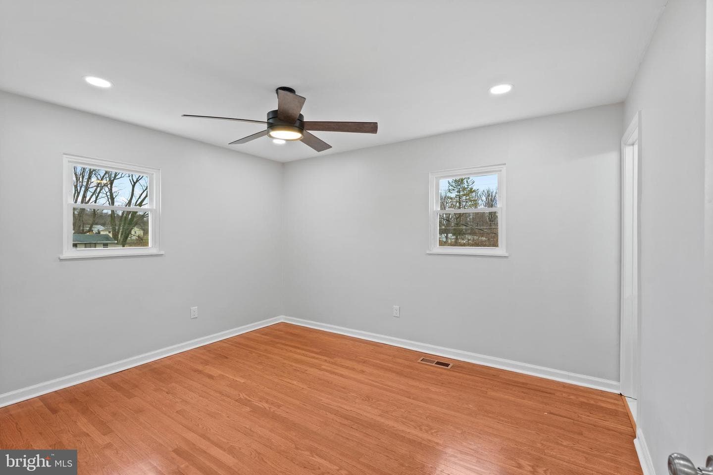 39 Greenview Avenue photo 31