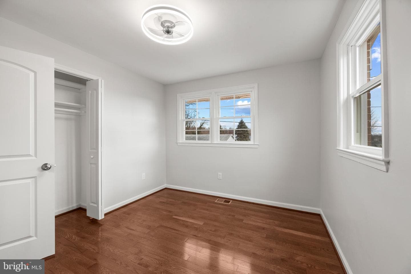 5903 Hilltop Avenue photo 34