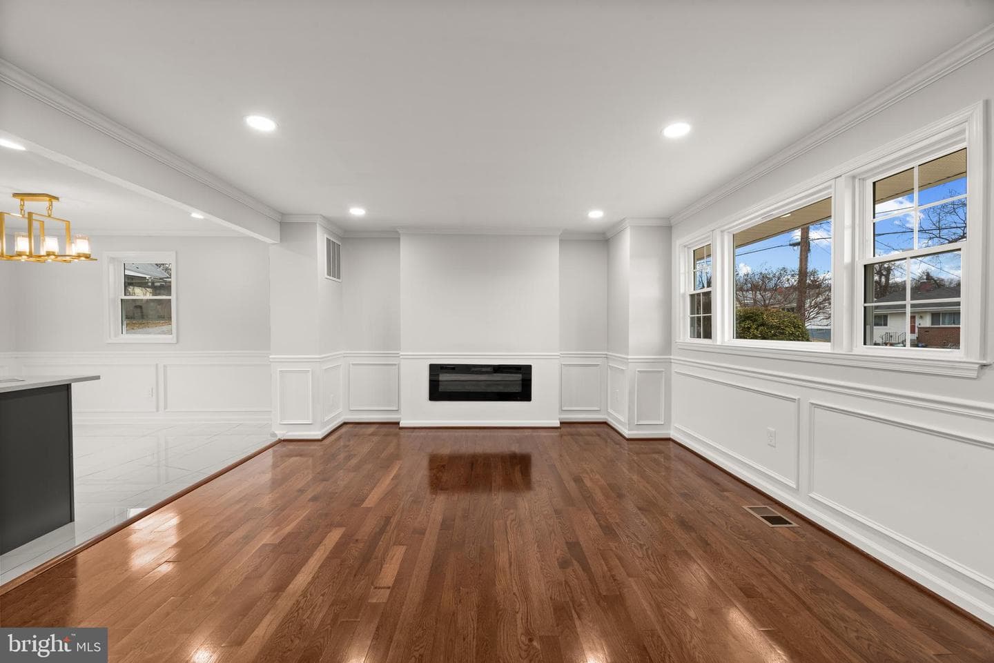 5903 Hilltop Avenue photo 8