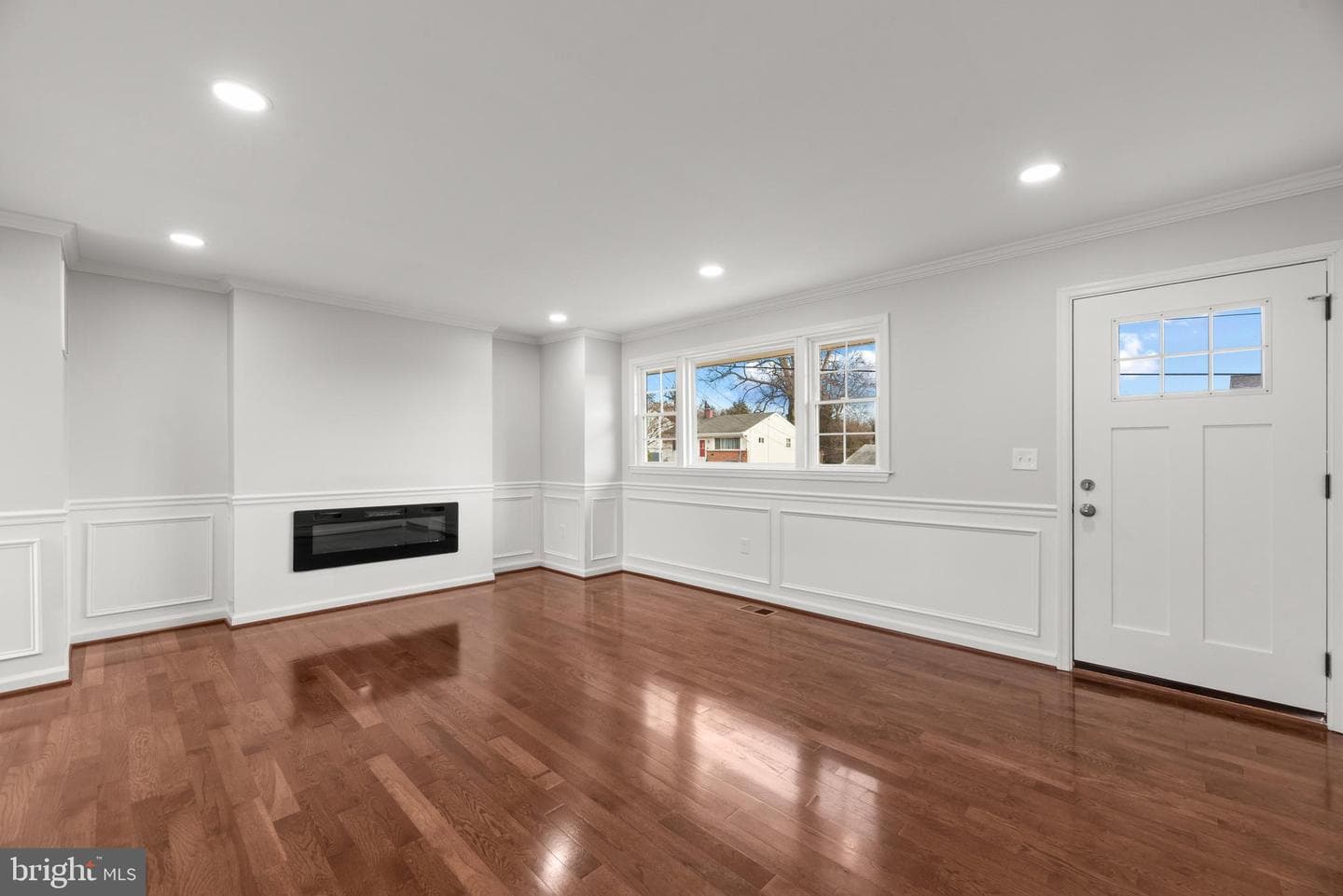 5903 Hilltop Avenue photo 9