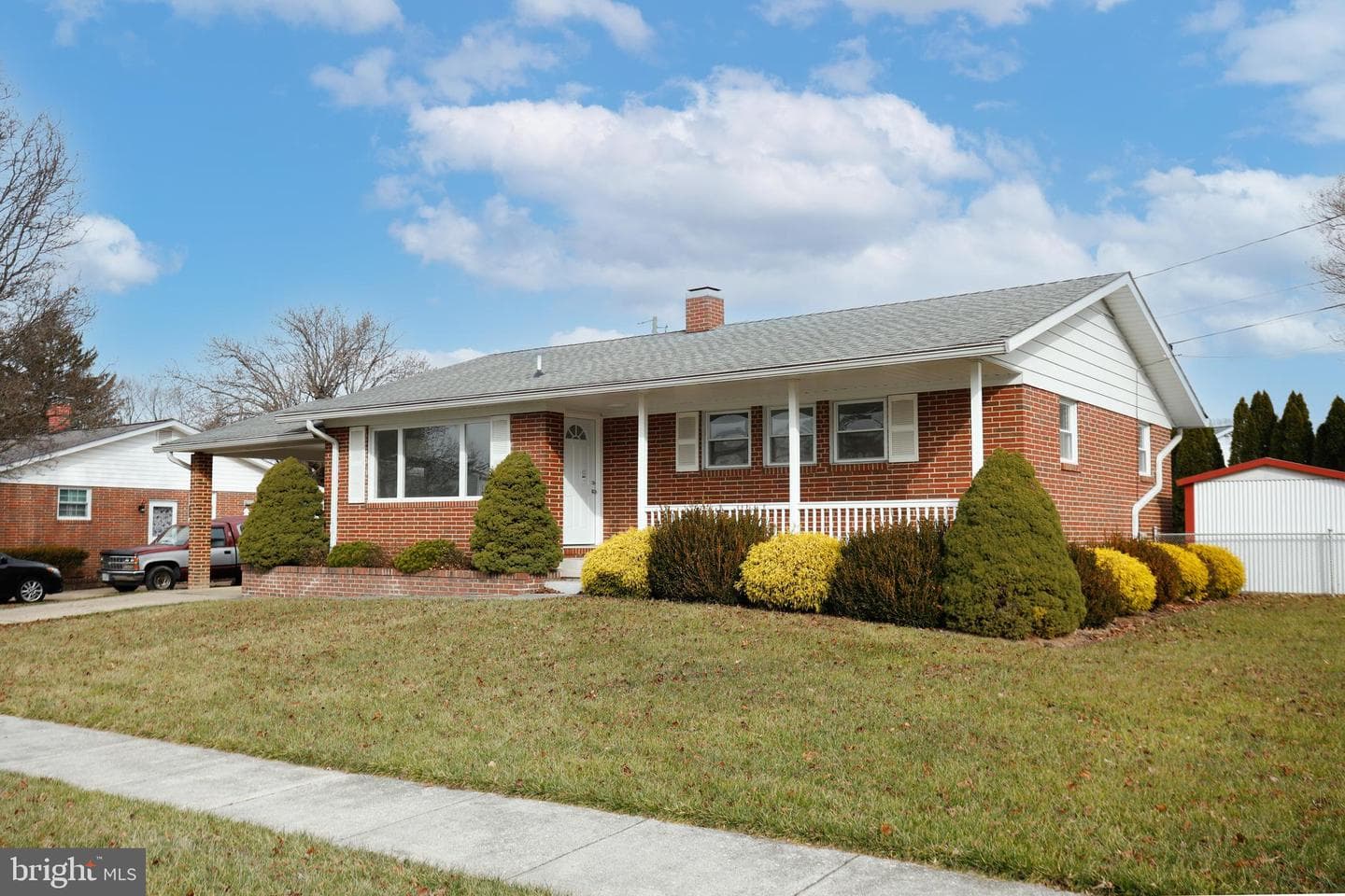 4122 Loch Lomond Drive photo 1