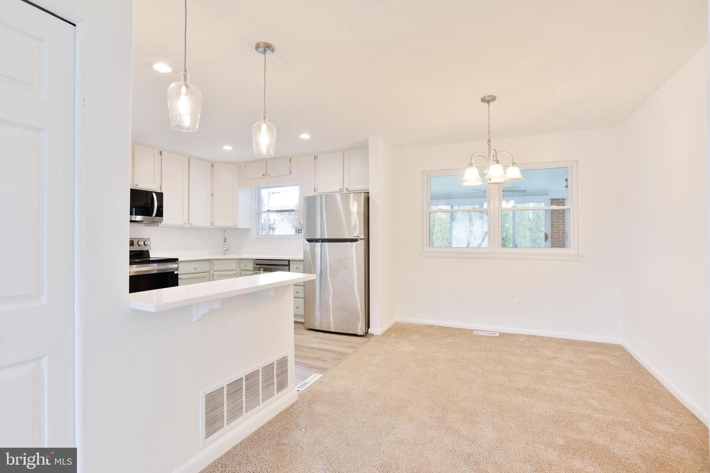 4122 Loch Lomond Drive photo 4