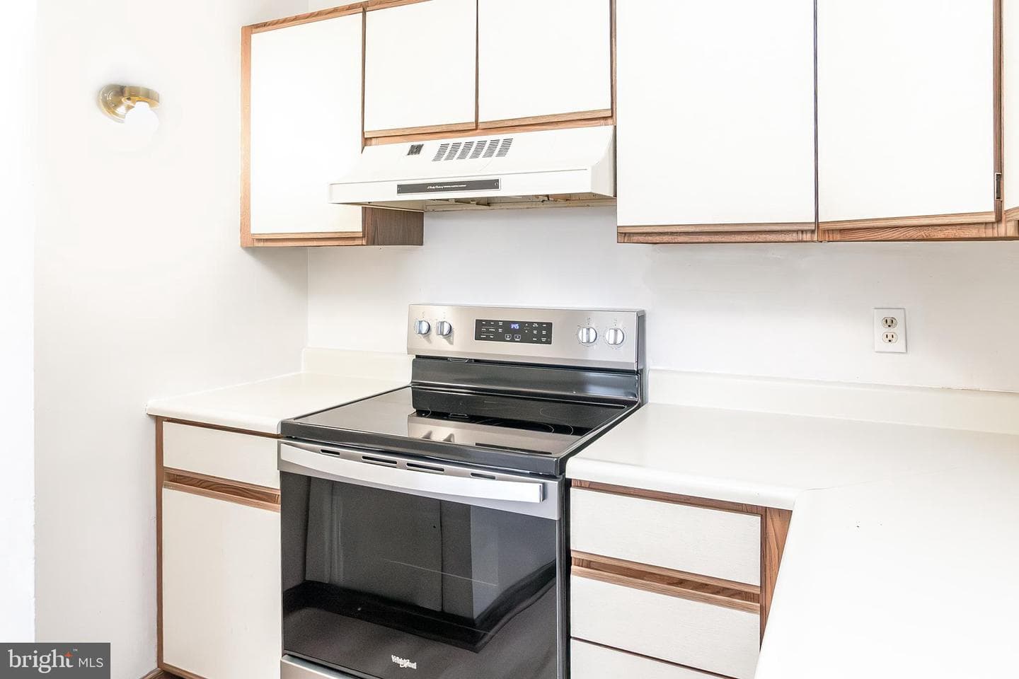 12 Warren Lodge Court #2-D photo 10