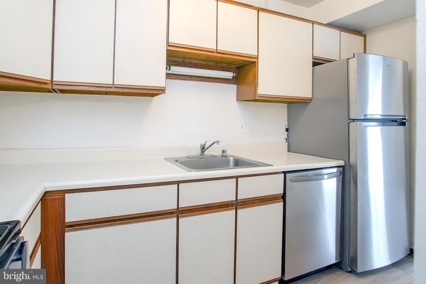 12 Warren Lodge Court #2-D photo 11
