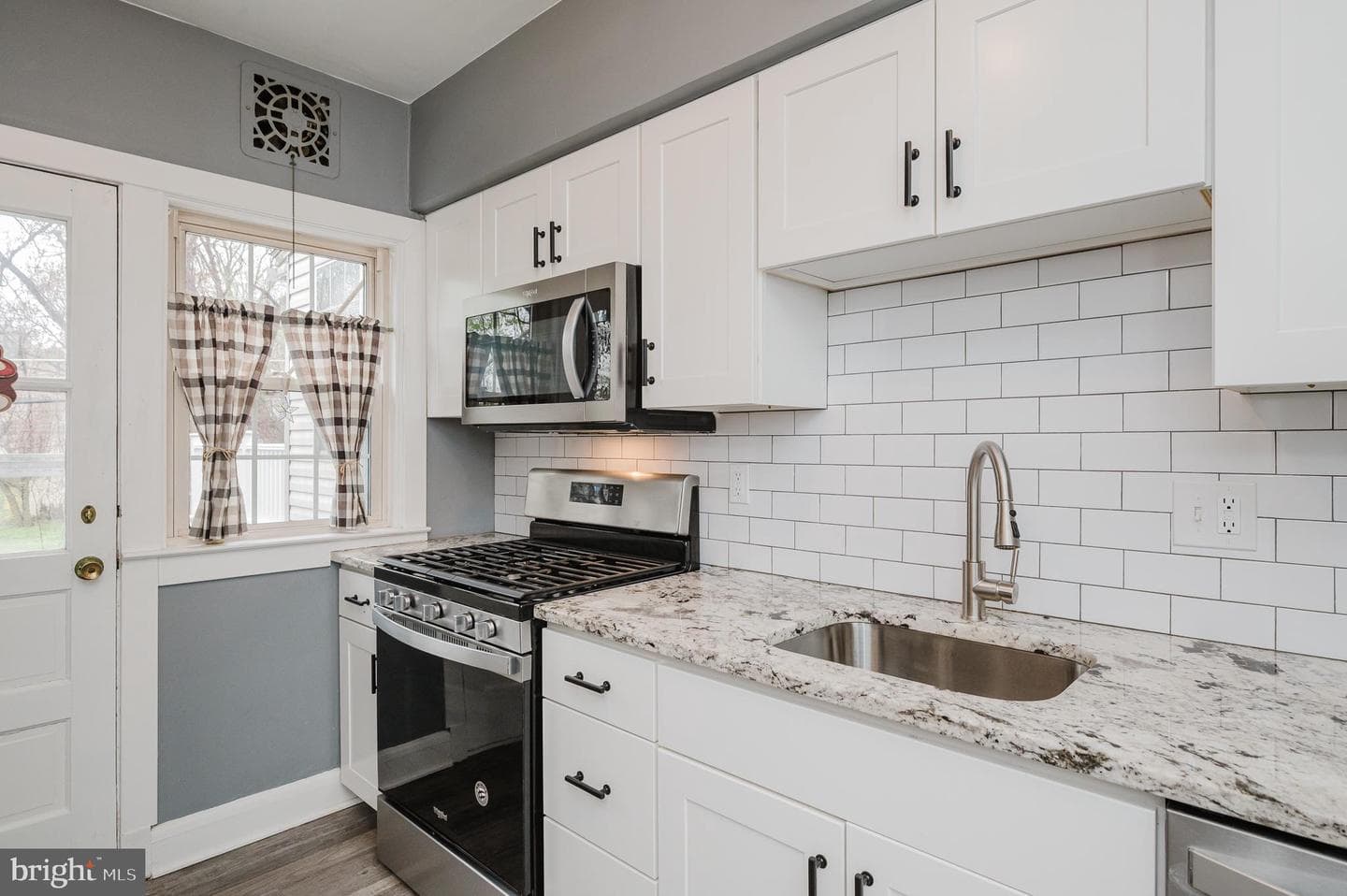 318 Westshire Road photo 18