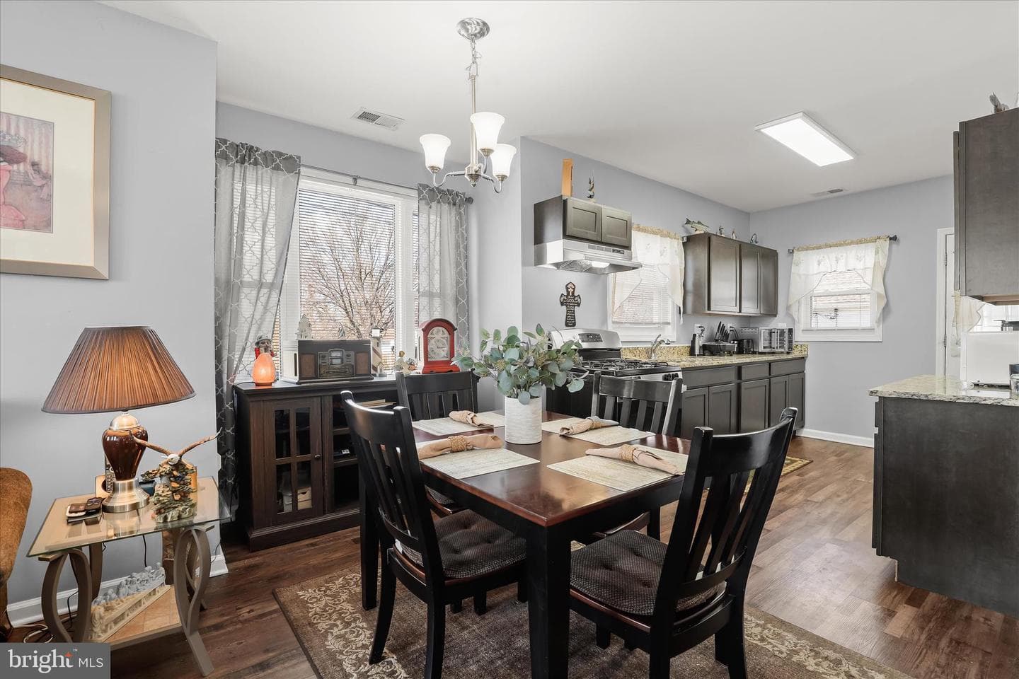 2724 N Point Terrace photo 8