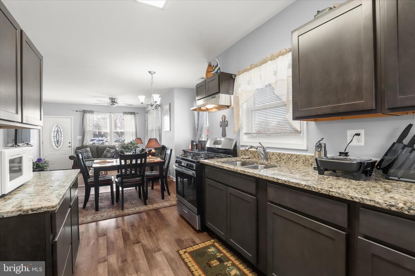 2724 N Point Terrace photo 9