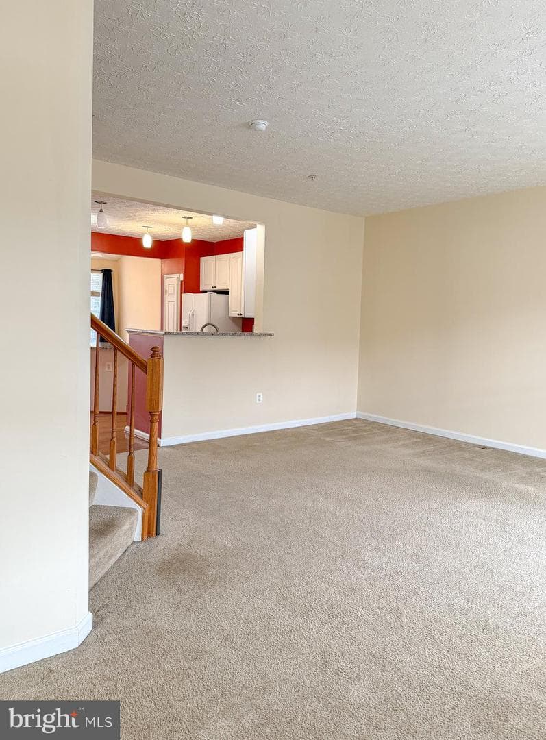 9708 Redwing Drive photo 16