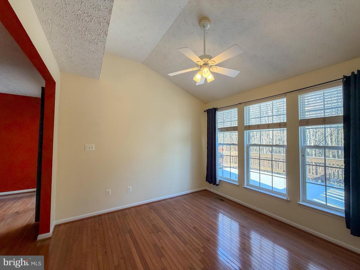 9708 Redwing Drive photo 3