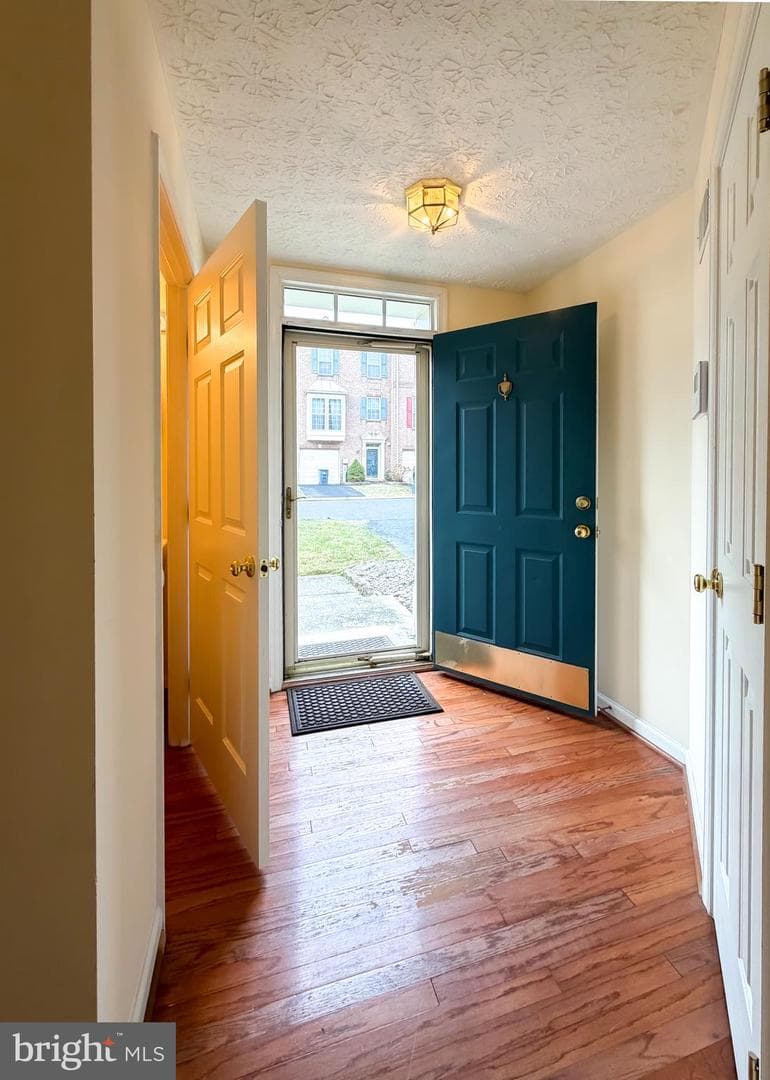 9708 Redwing Drive photo 4