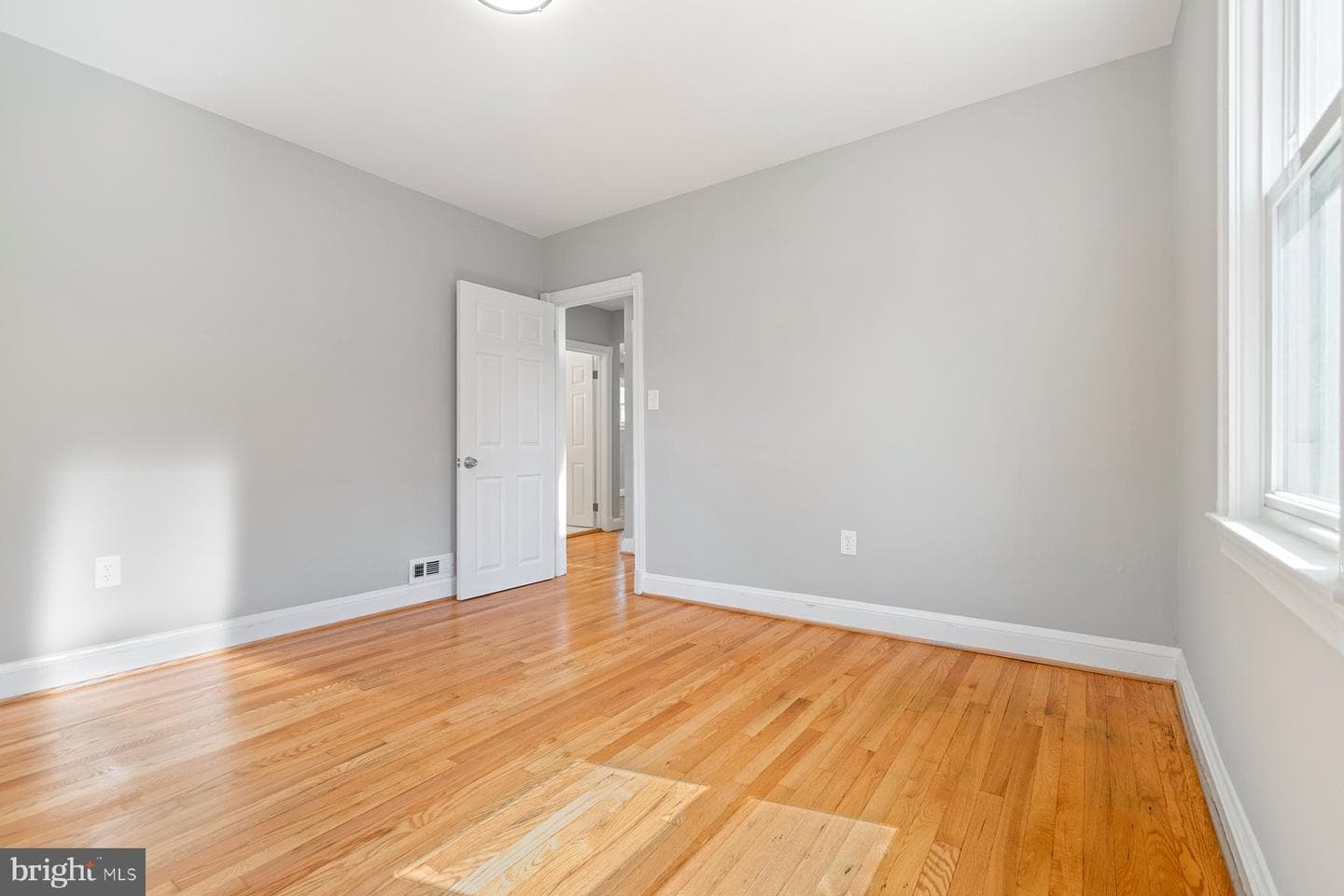 2723 Glendale Road photo 16
