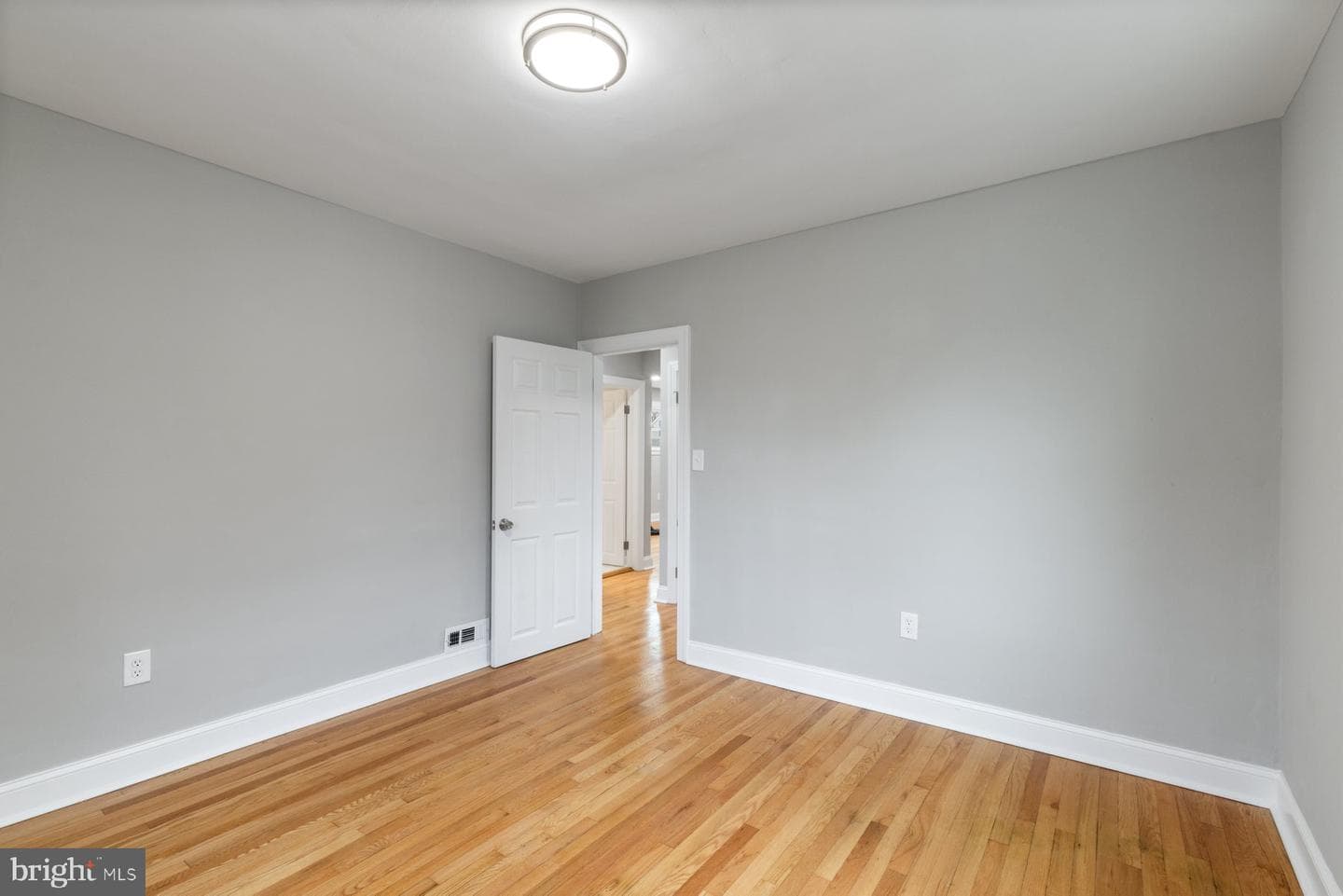 2723 Glendale Road photo 28