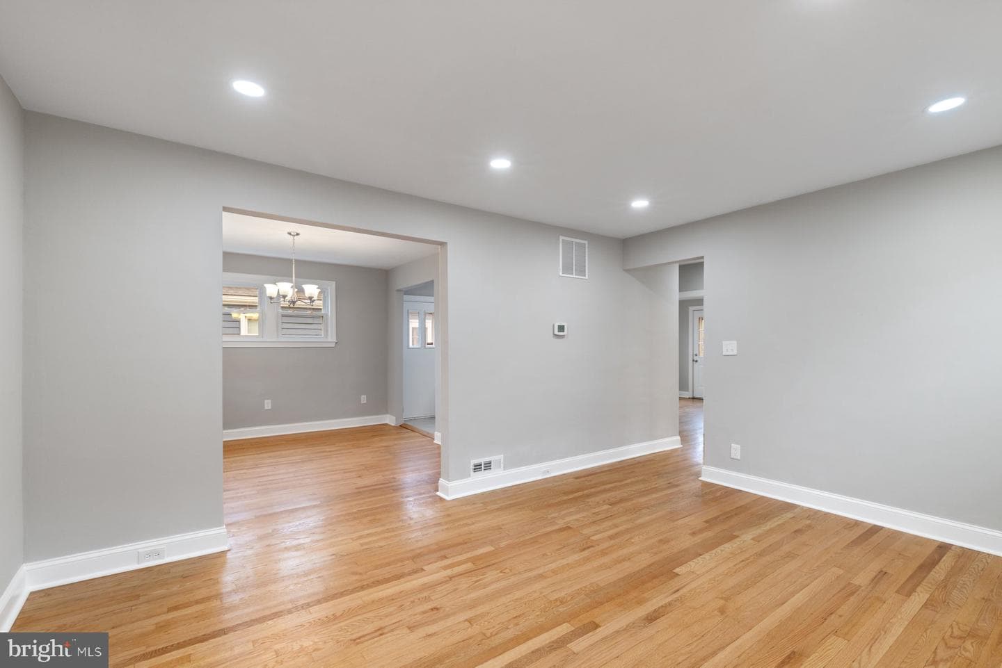 2723 Glendale Road photo 9