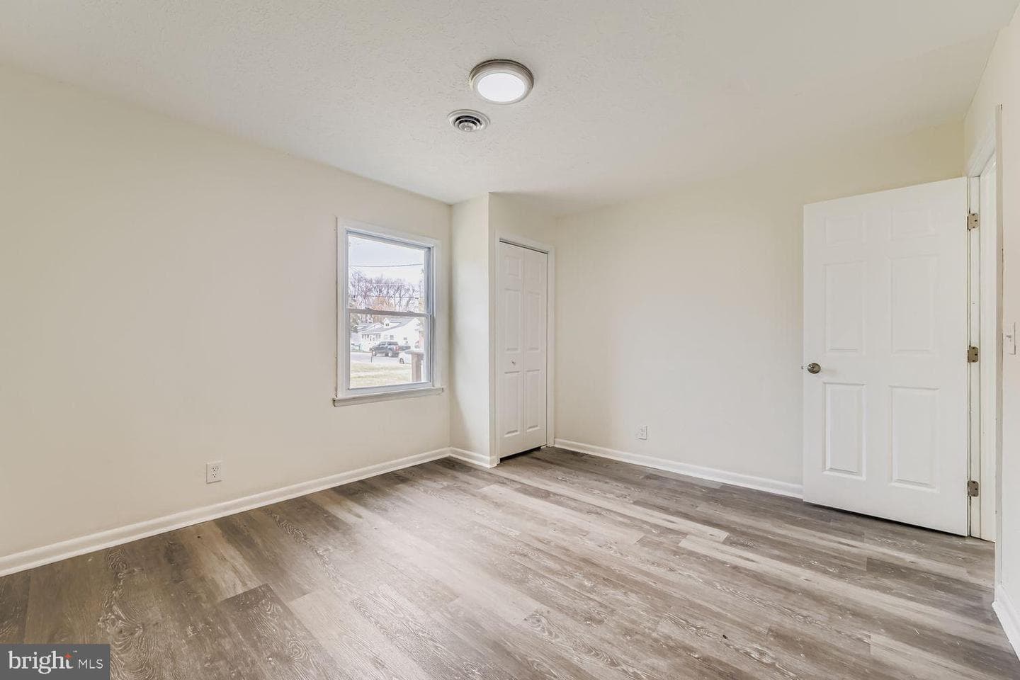 2542 Sycamore Avenue photo 16