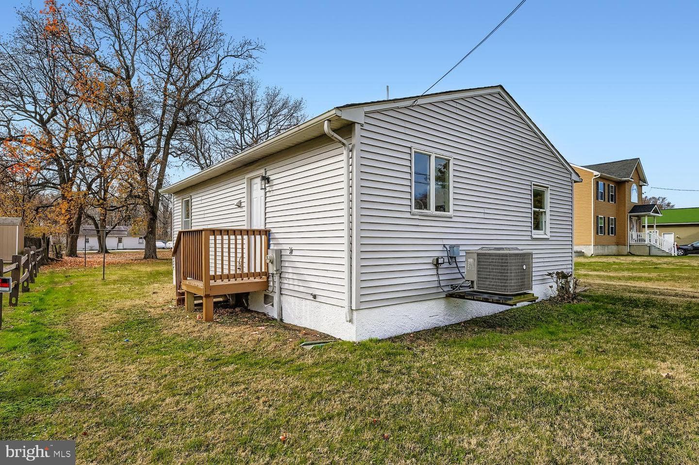 2542 Sycamore Avenue photo 28