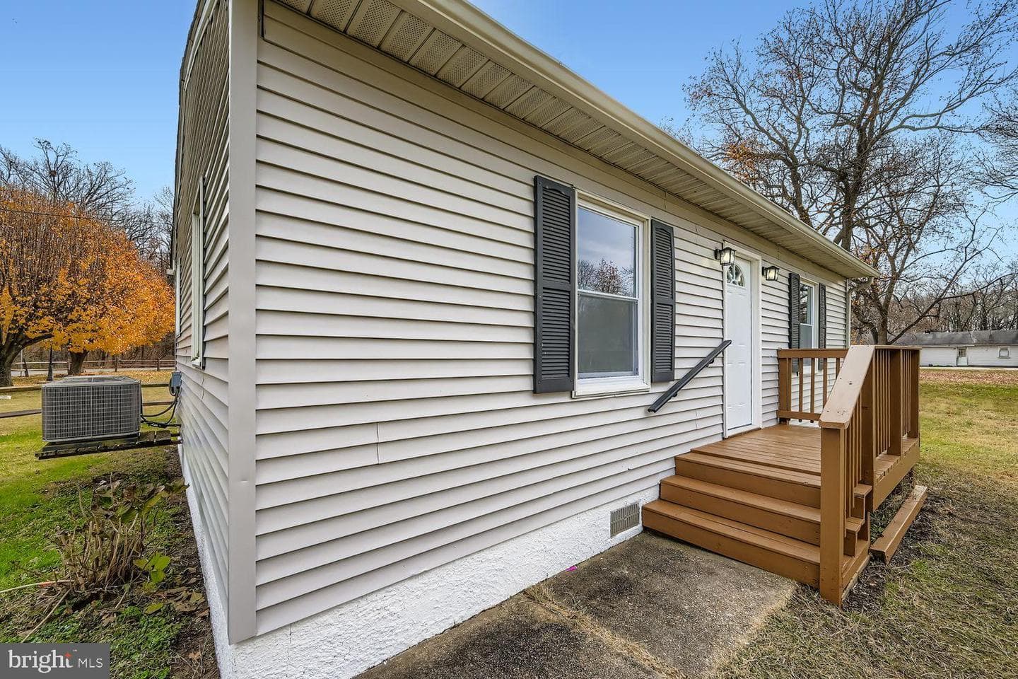 2542 Sycamore Avenue photo 4
