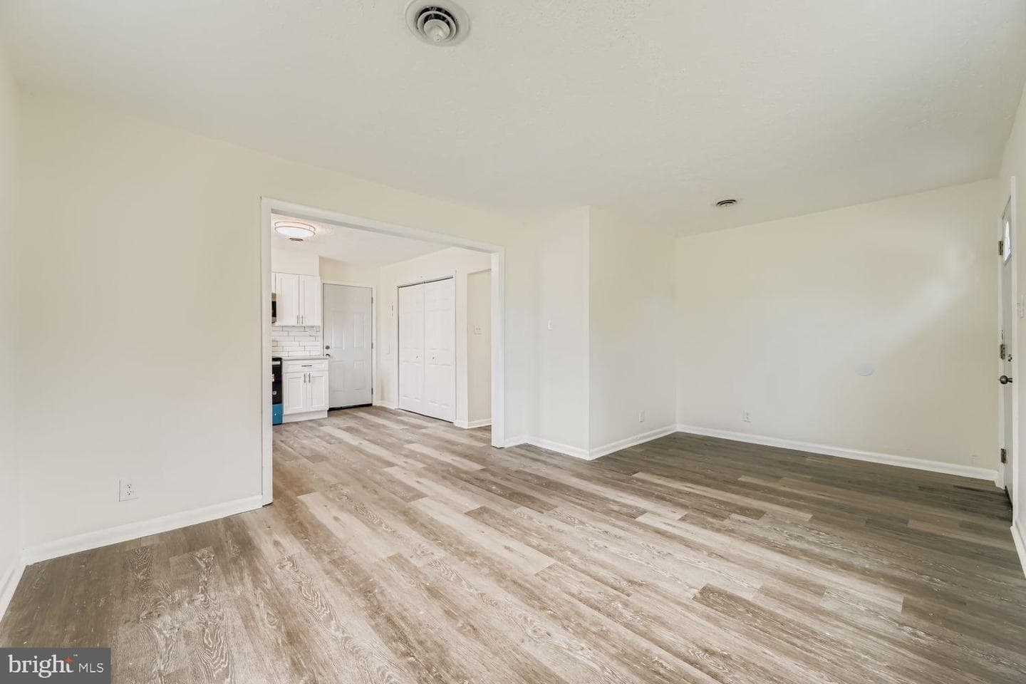 2542 Sycamore Avenue photo 7