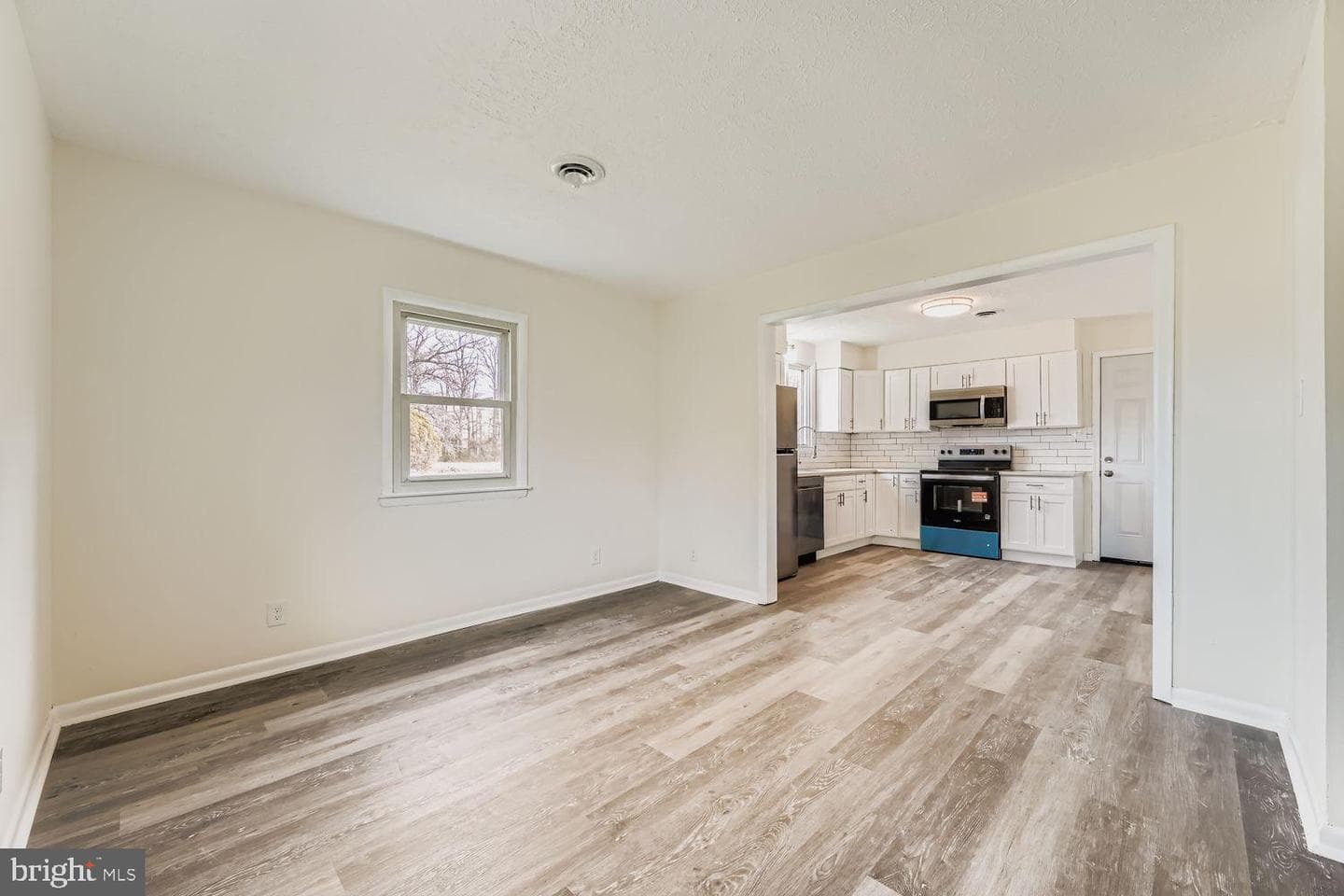 2542 Sycamore Avenue photo 8