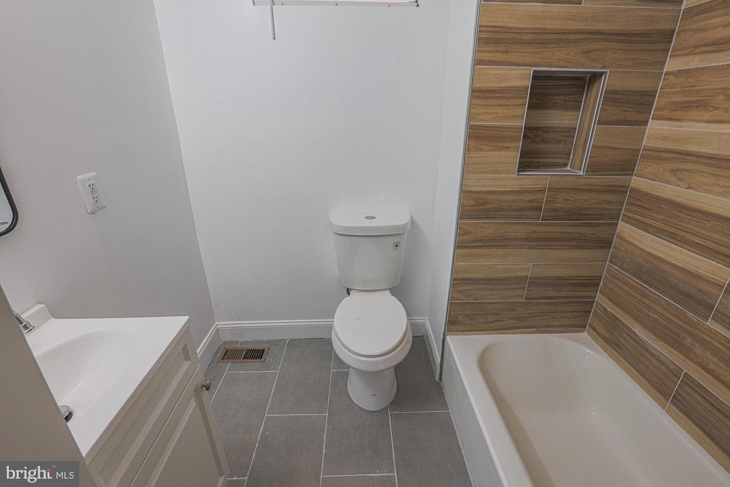 9 Glenmore Avenue photo 35