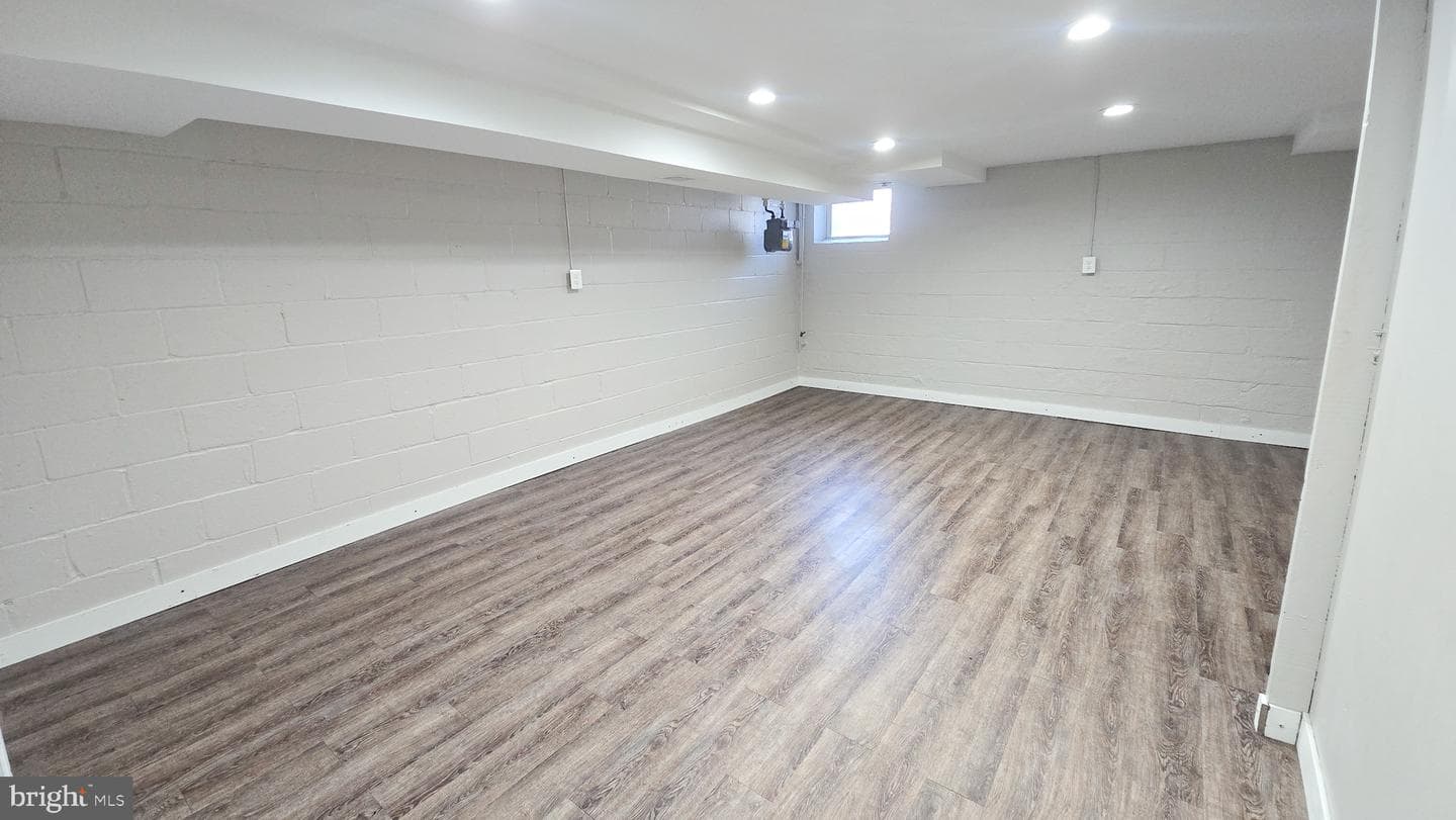 949 Arncliffe Road photo 12