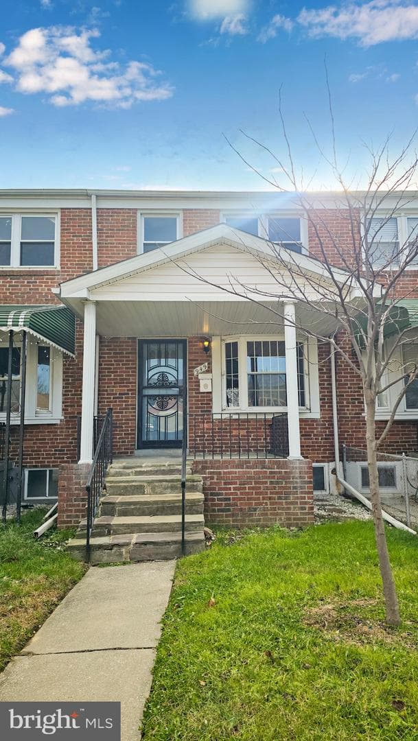 949 Arncliffe Road photo 2