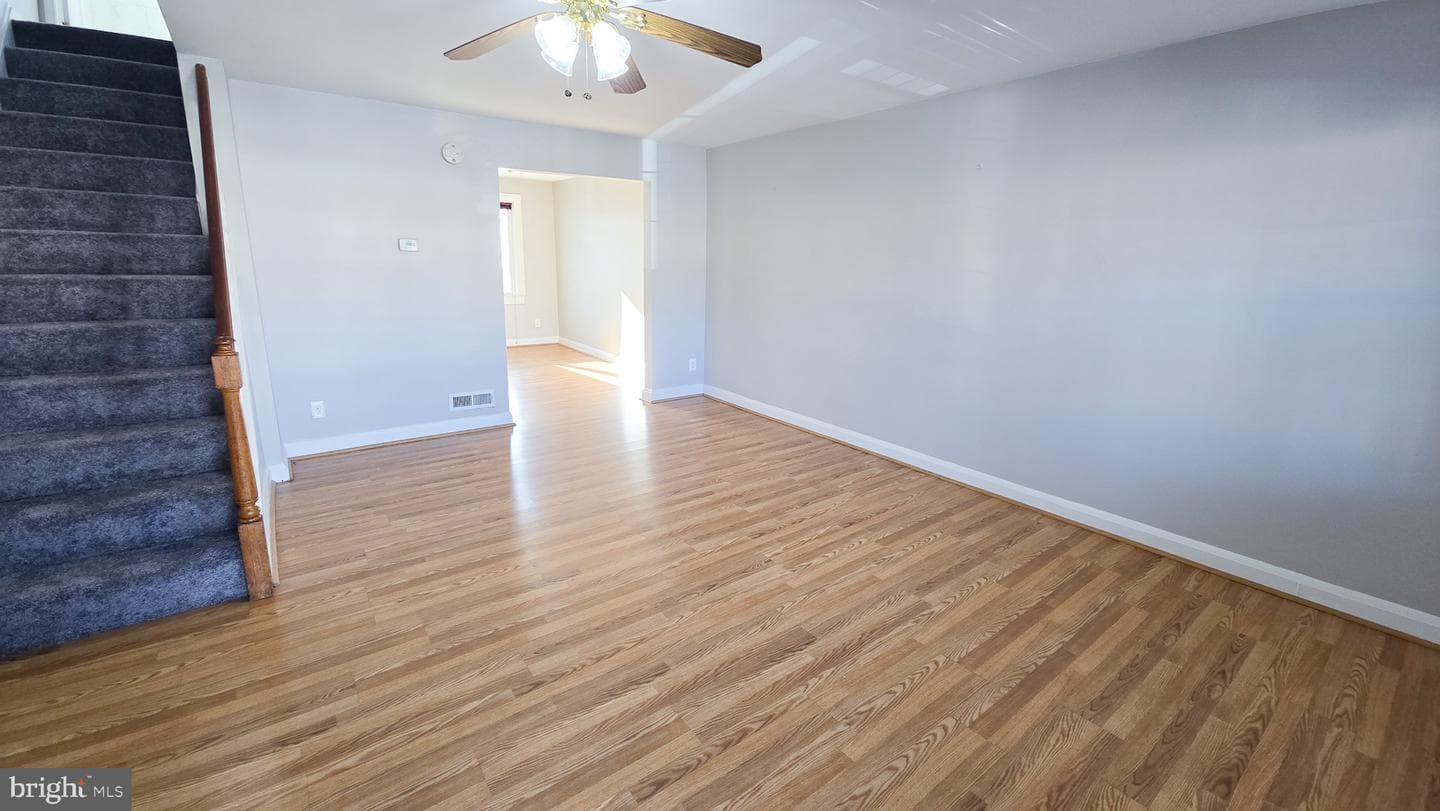 949 Arncliffe Road photo 3