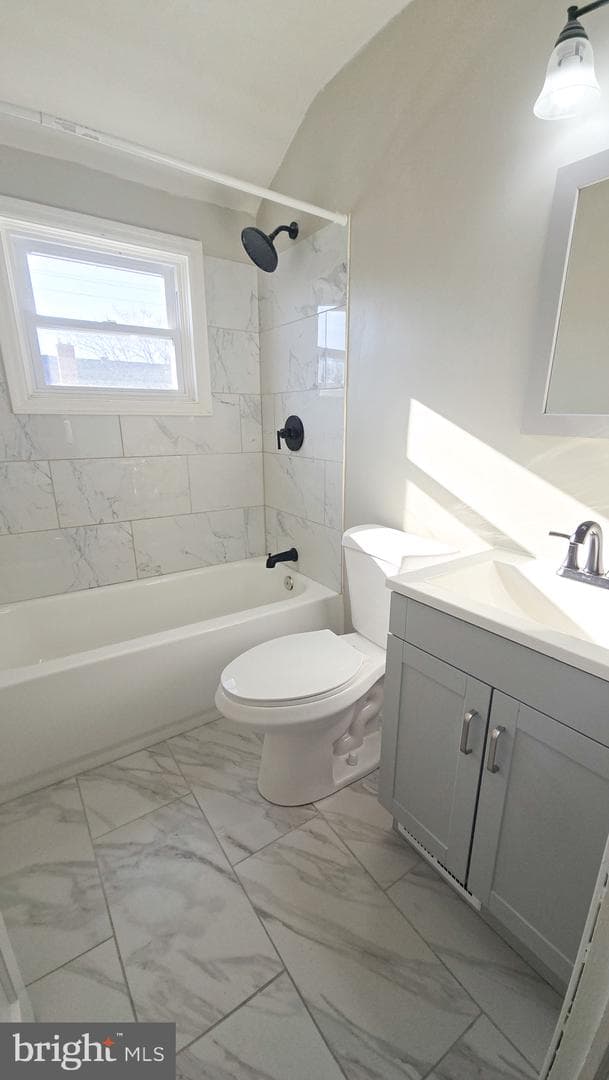 949 Arncliffe Road photo 9