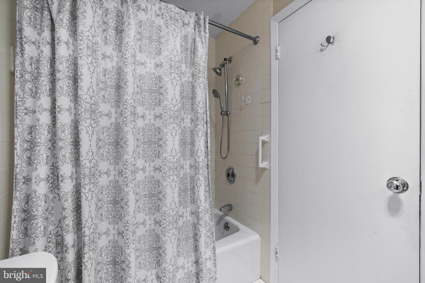 1 Slade Avenue #304 photo 32
