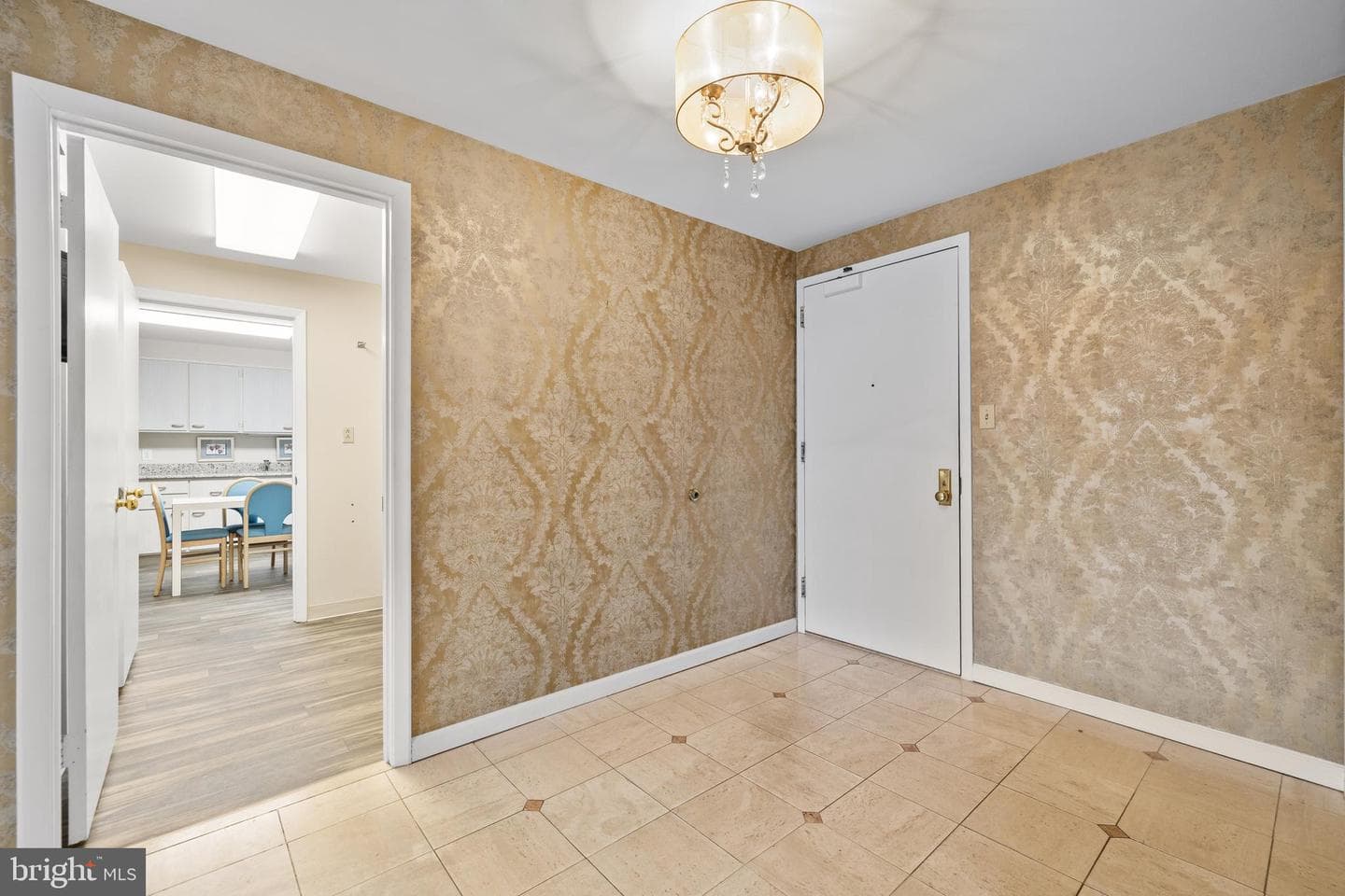 1 Slade Avenue #304 photo 8