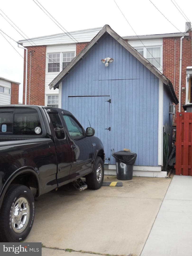 7944 Lansdale Road photo 4
