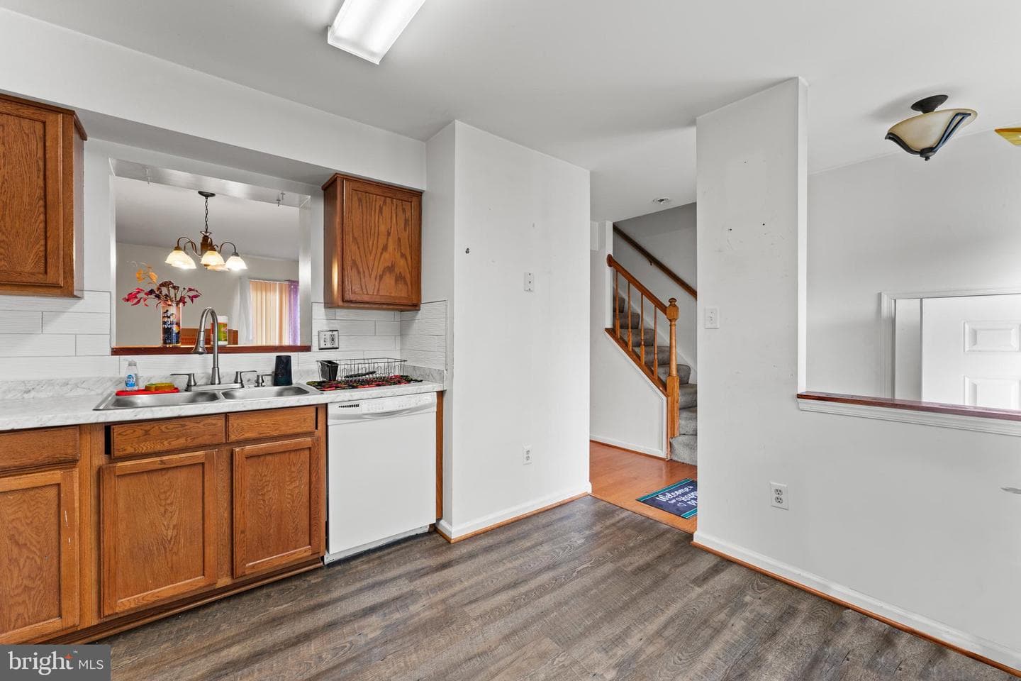 1636 Winding Brook Way photo 4