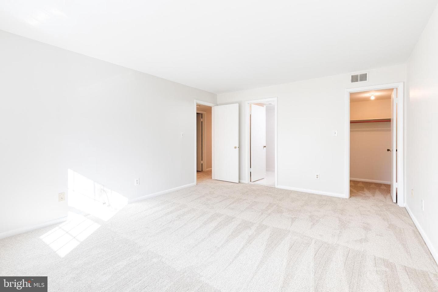 11 Elphin Court #301 photo 23