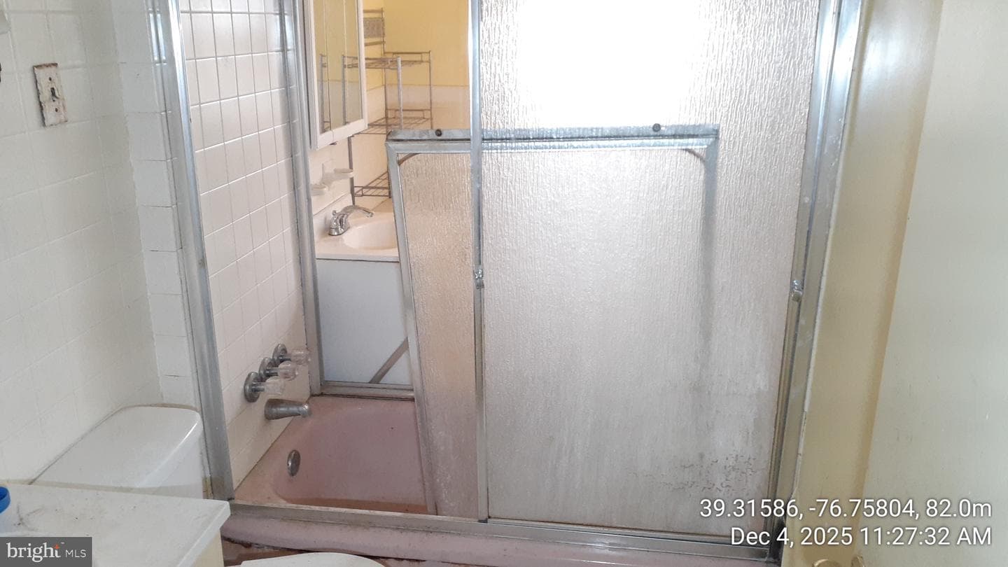 7104 Iverson Court photo 18