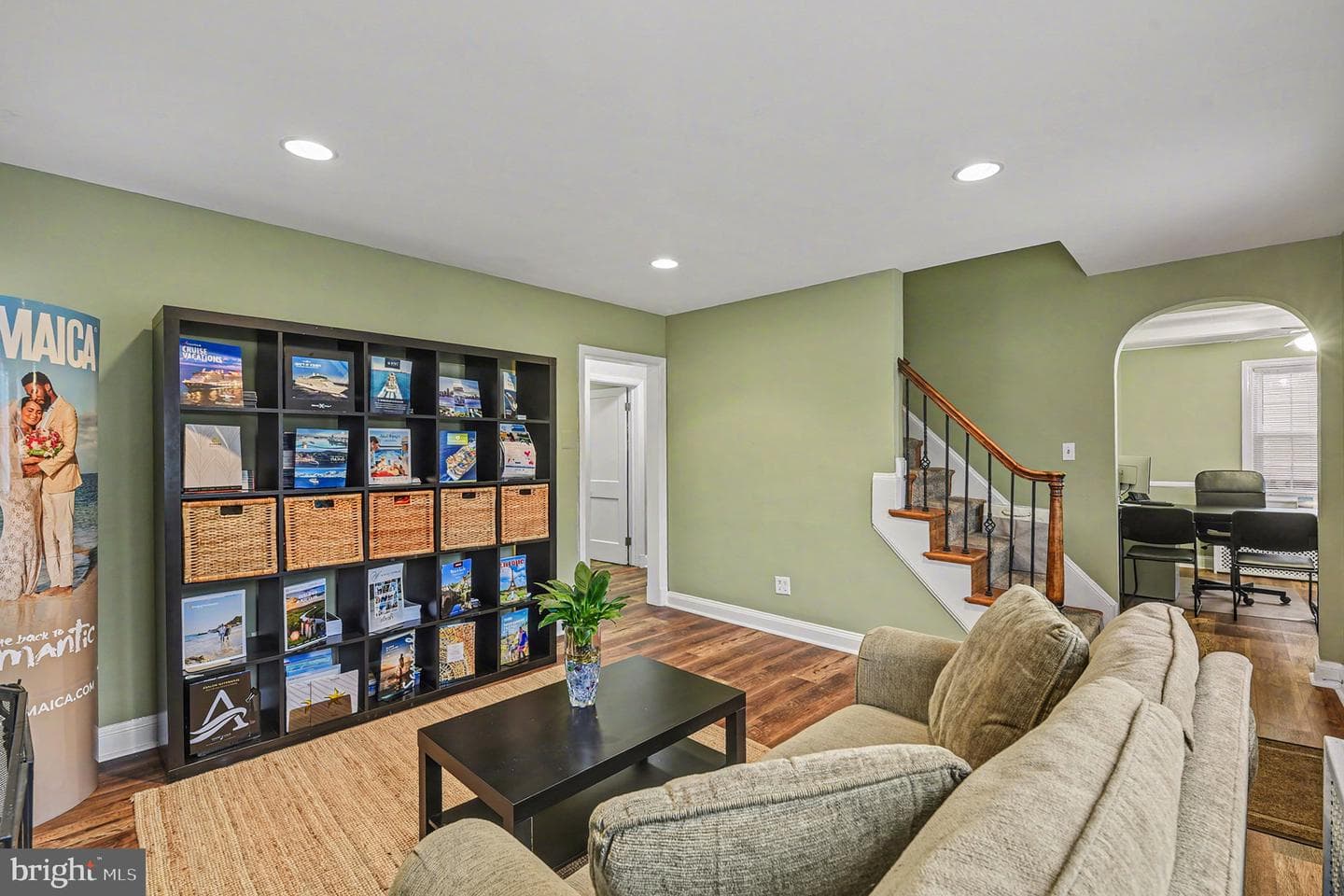 1424 E Joppa Road photo 4