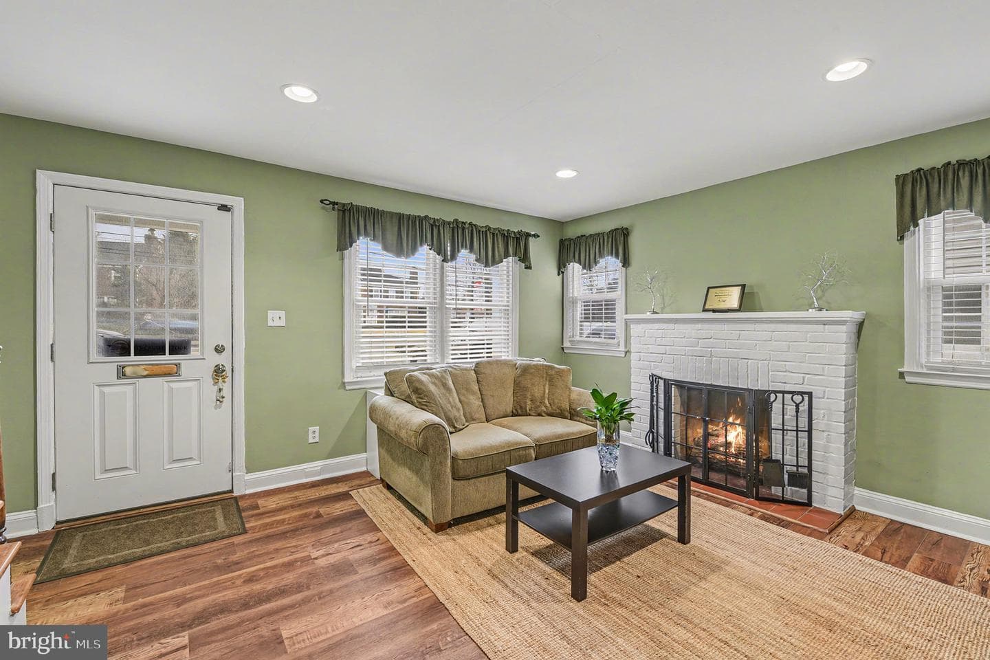 1424 E Joppa Road photo 5