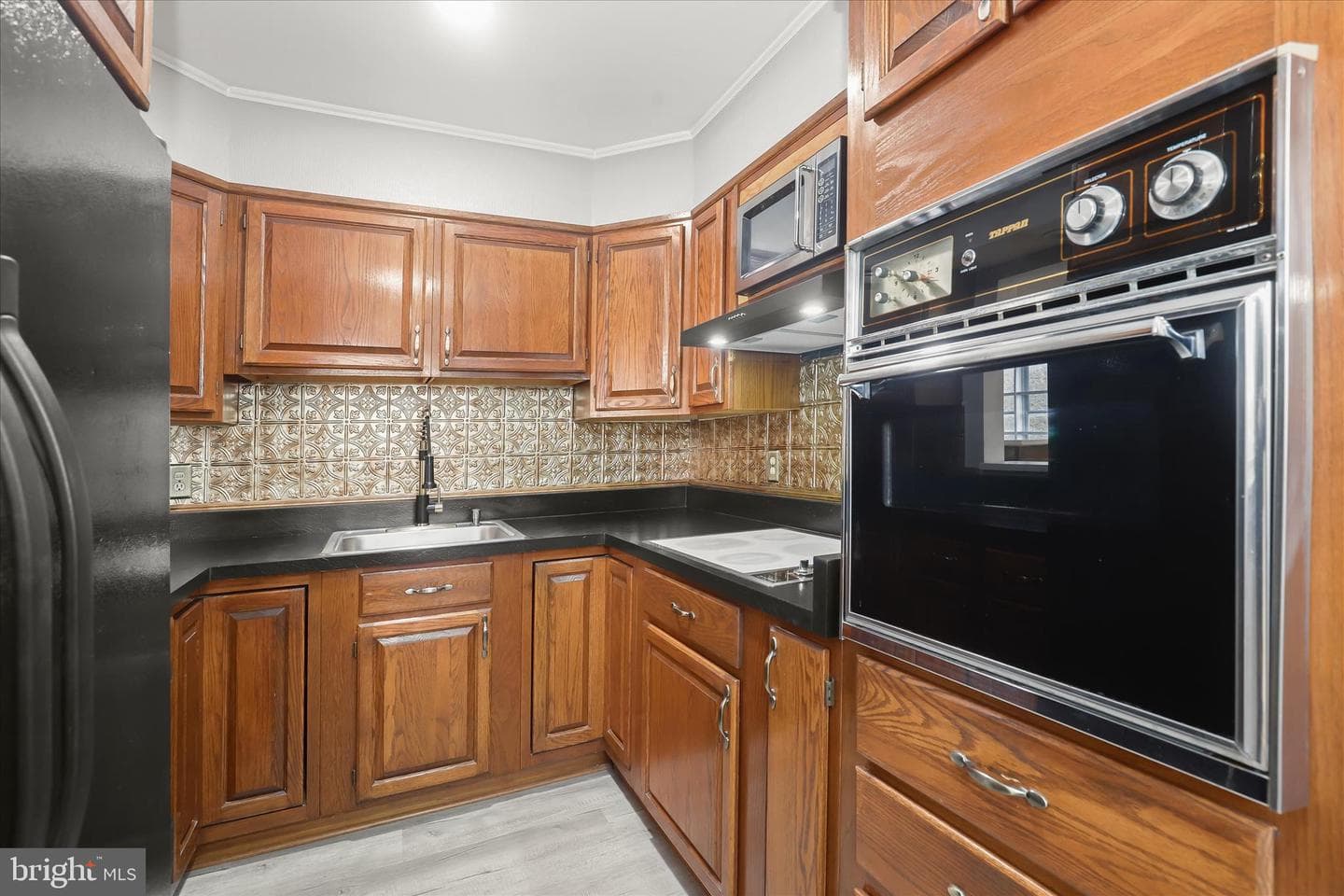 517 Winters Lane photo 13
