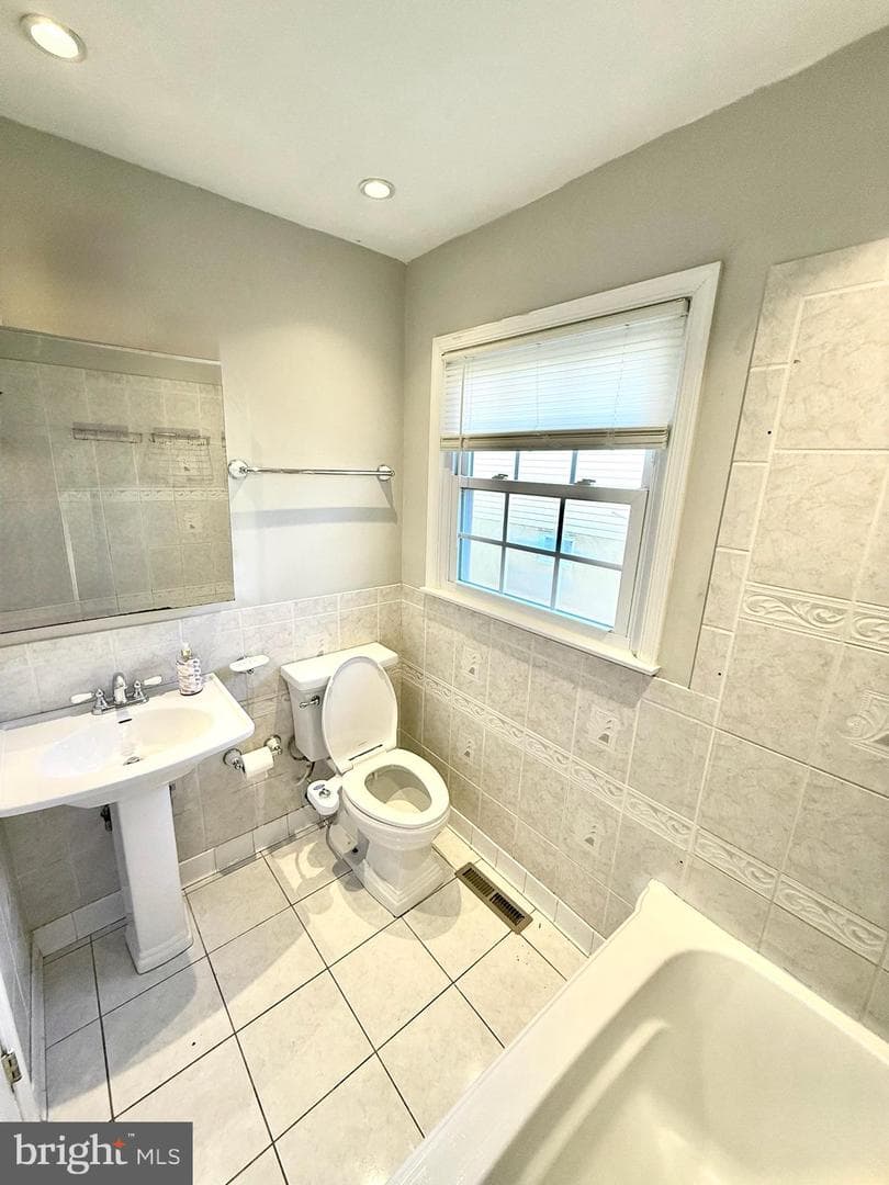 1215 Kent photo 11