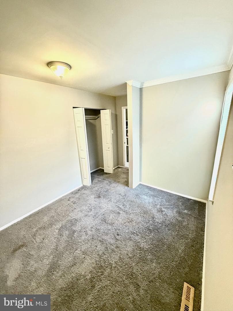 1215 Kent photo 19