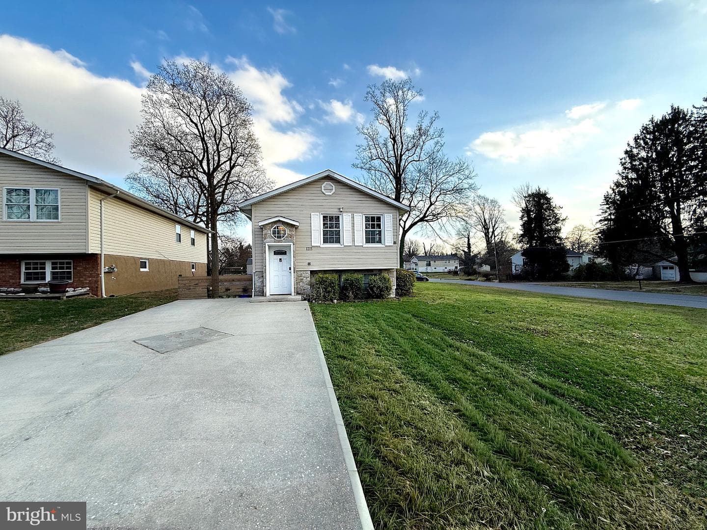 1215 Kent photo 27
