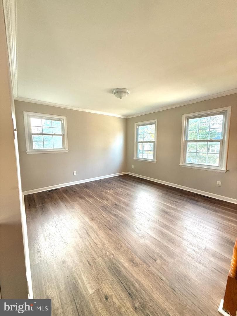 1215 Kent photo 3