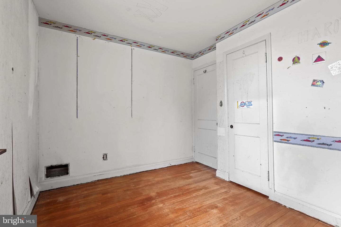 409 Oak Court photo 11
