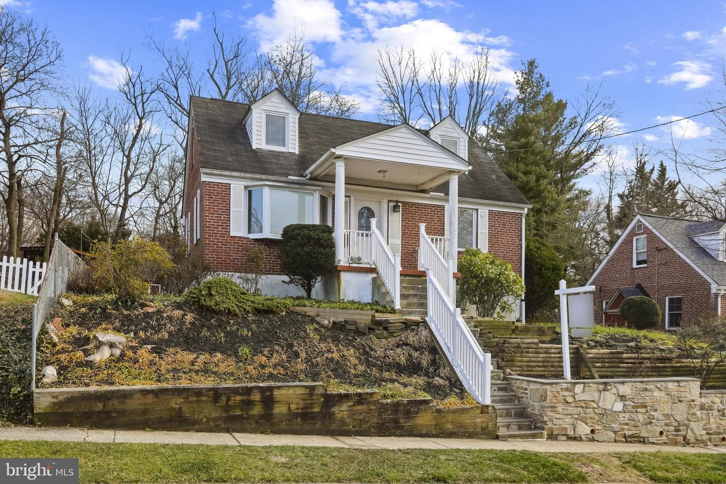 409 Oak Court photo 2