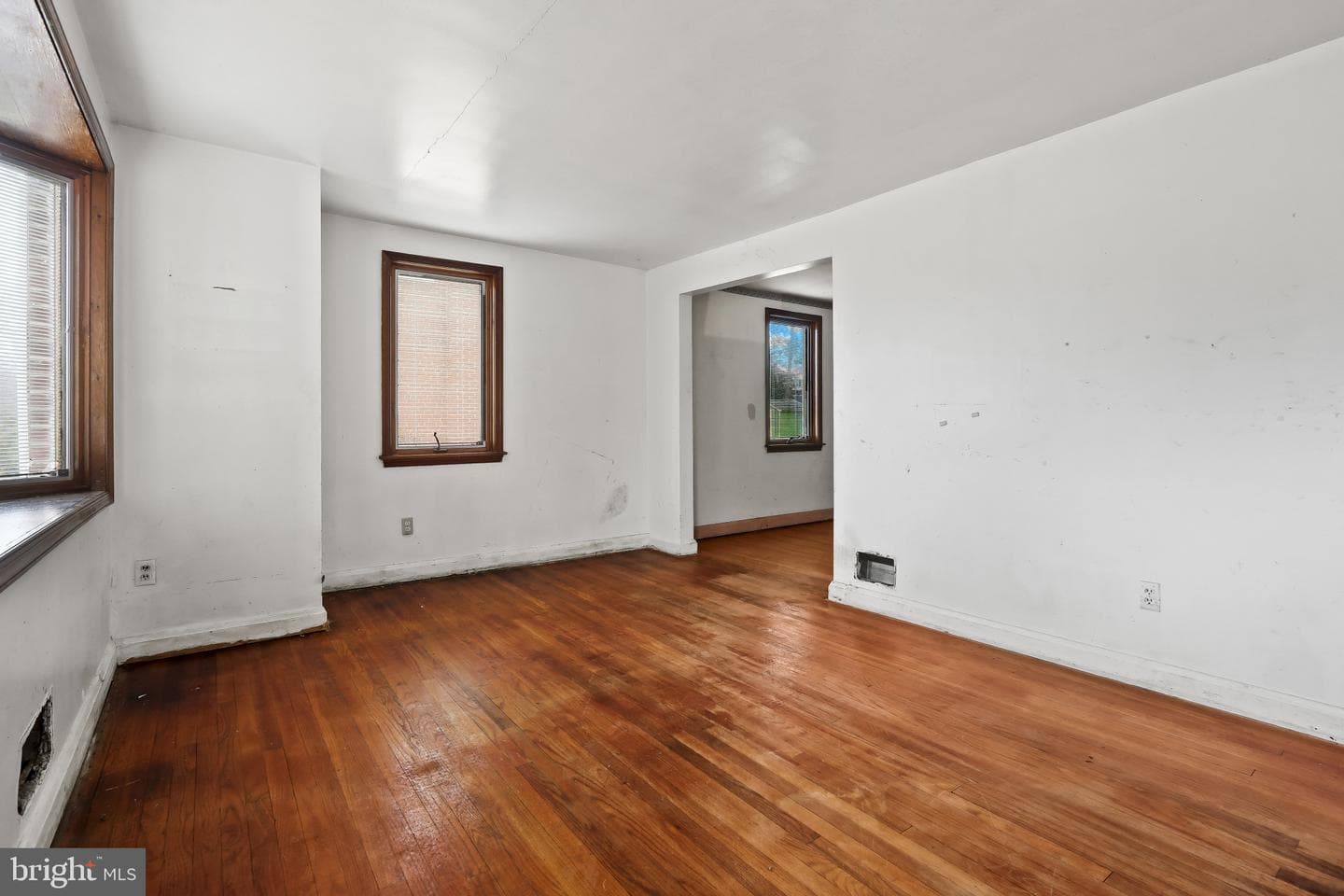 409 Oak Court photo 4