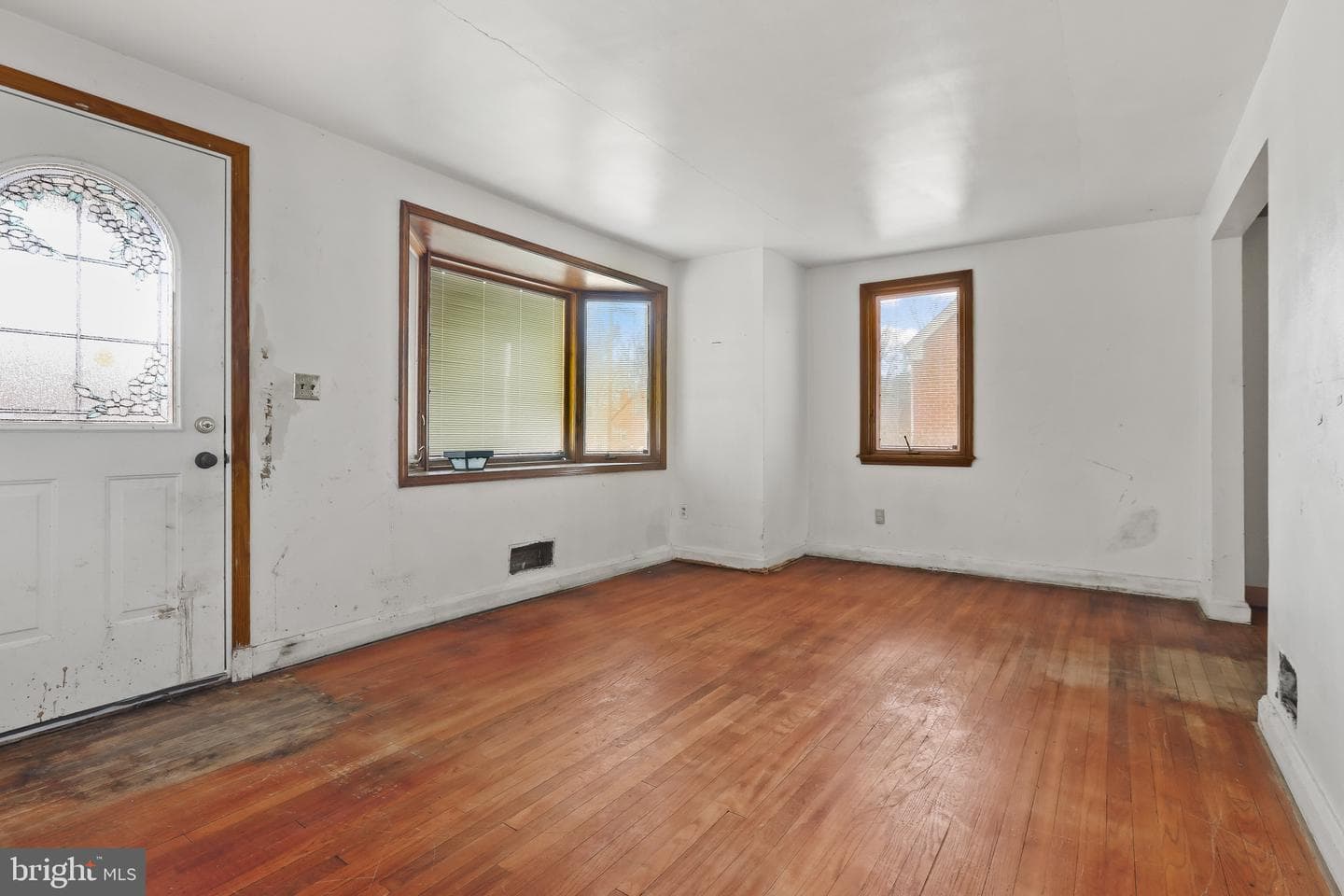 409 Oak Court photo 5