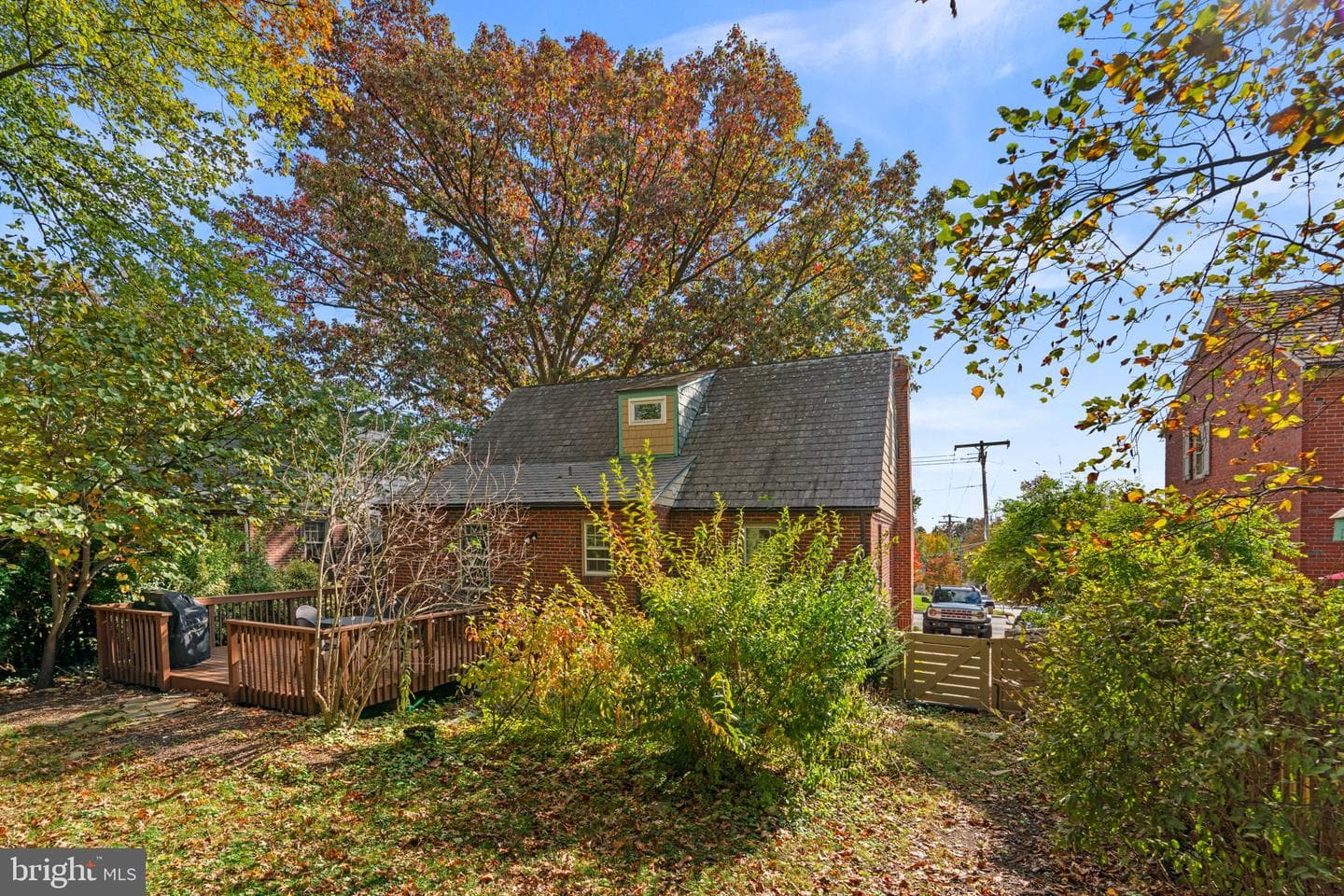 664 Regester Avenue photo 40