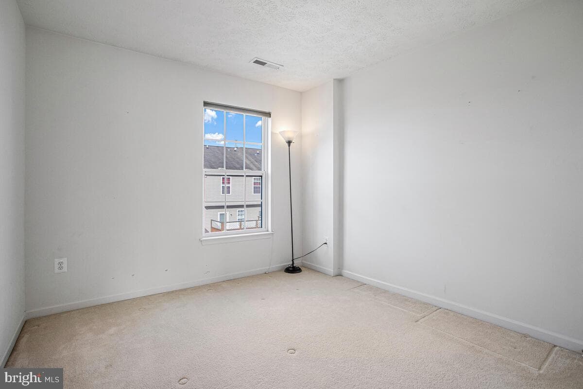 9831 Biggs Road photo 33